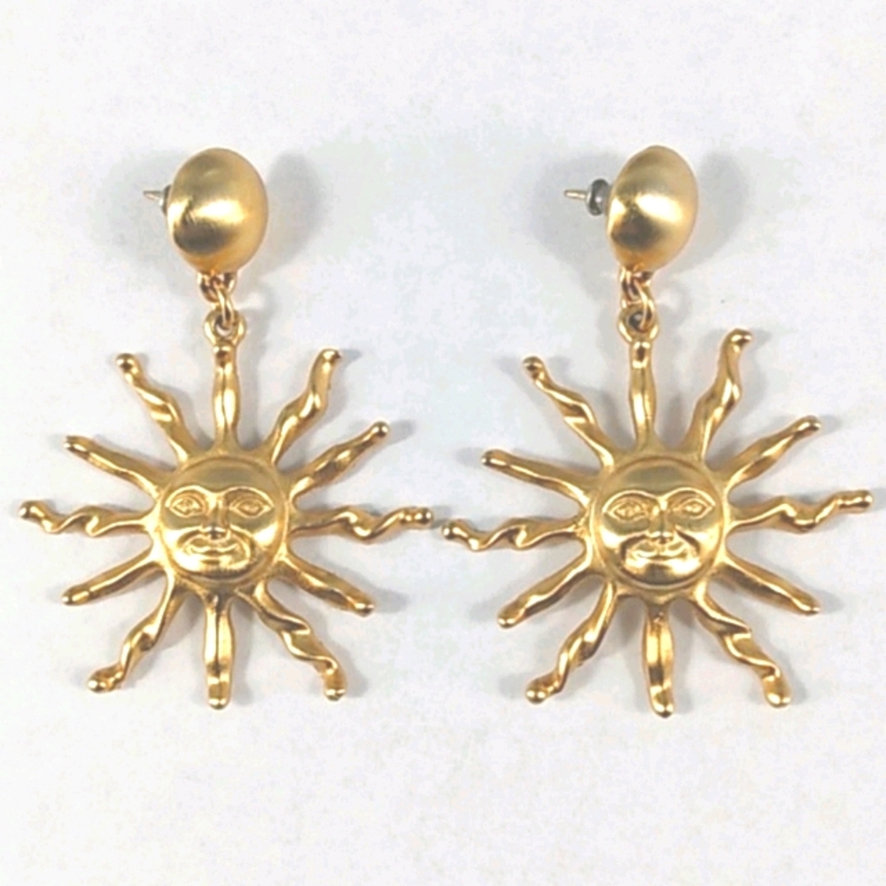Vintage 80s 90s Starburst celestial earrings. Pierced, push back. 🌞